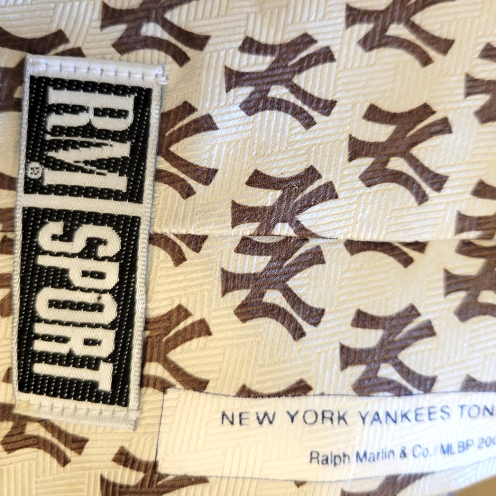 RM Sport New York Yankees Silk Tie pre-owned Official Logo - Picture 8 of 8